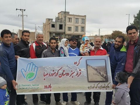 4.    بادرودی ها جشنواره گردشگری انار را با همایش پیاده روی همراه کردند